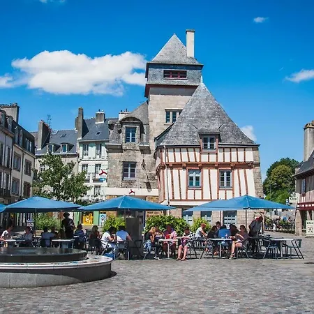 Апартаменты Quimper: T3 Avec Vue Cathedrale Proche Gare Кемпер