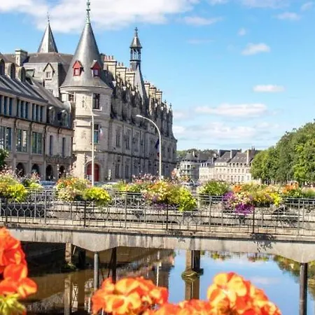 Quimper: T3 Avec Vue Cathedrale Proche Gare Апартаменты